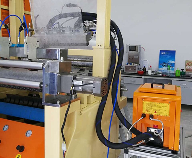 Non-woven fiber gun automatic glue spraying